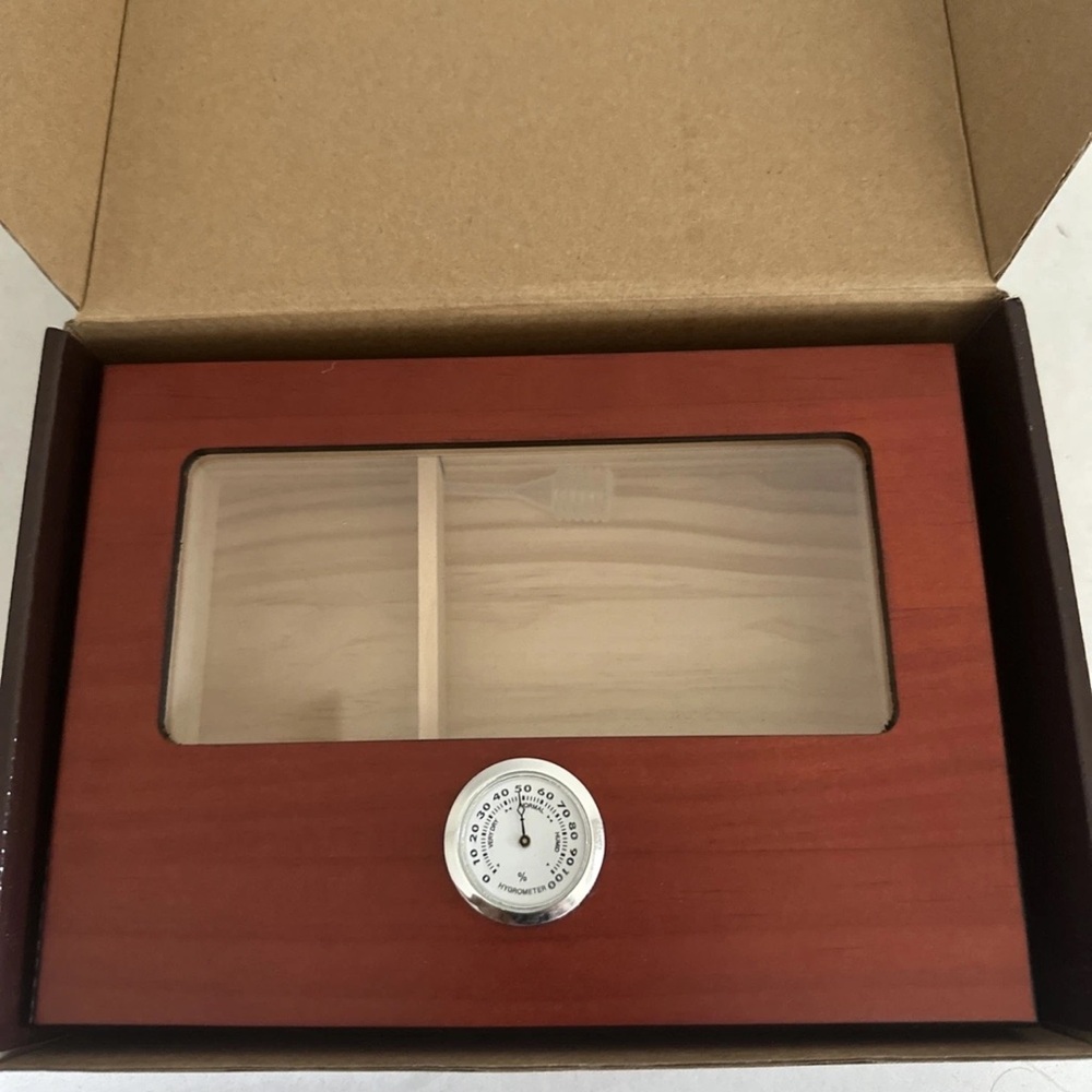 Red Cigar Humidor Box - Picture 3 of 4